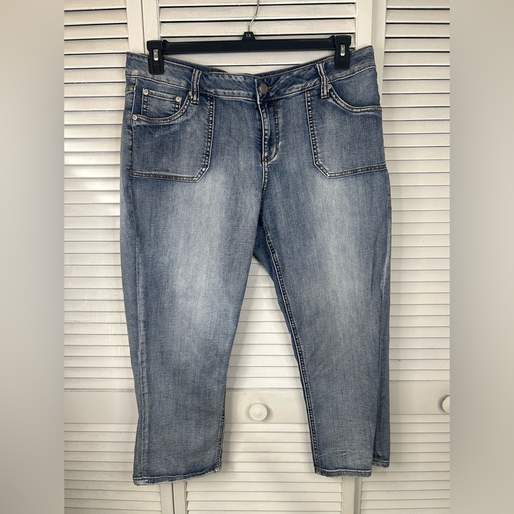 Lane Bryant Women’s Light Wash Capri Blue Jeans Size 20